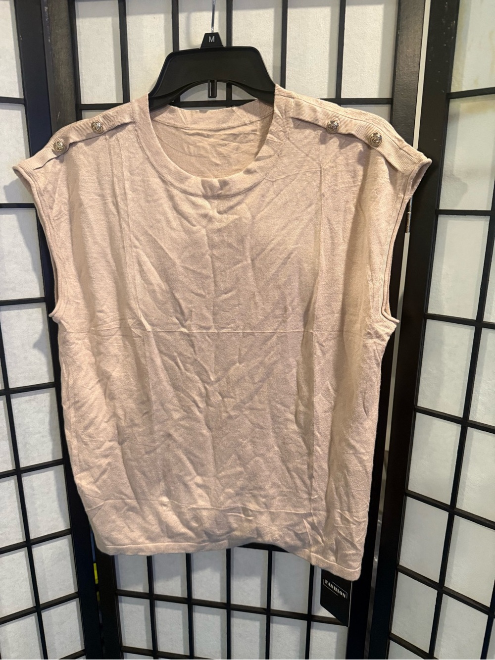 Fashion Sleeveless Button-Shoulder Knit Top in Blush (G1)